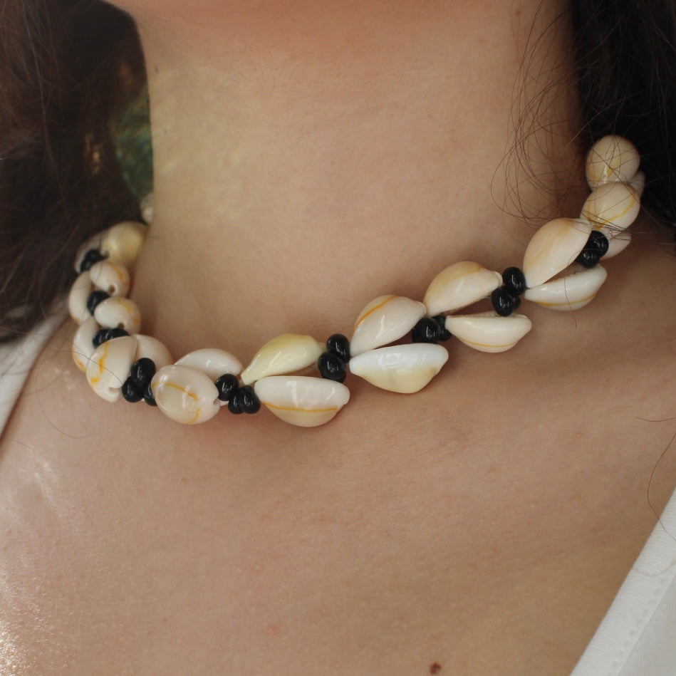 Seashell & Glass Bead Choker Necklace